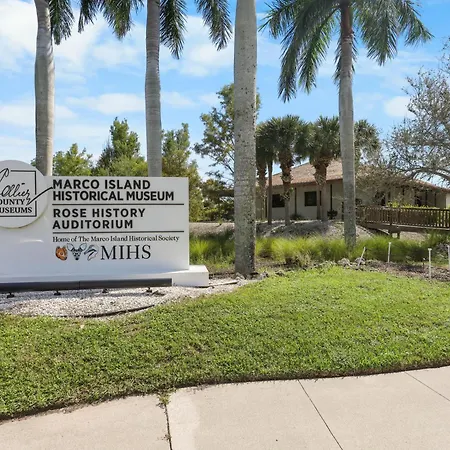 Magical Beachfront Condo With Pool And Ocean Views-3