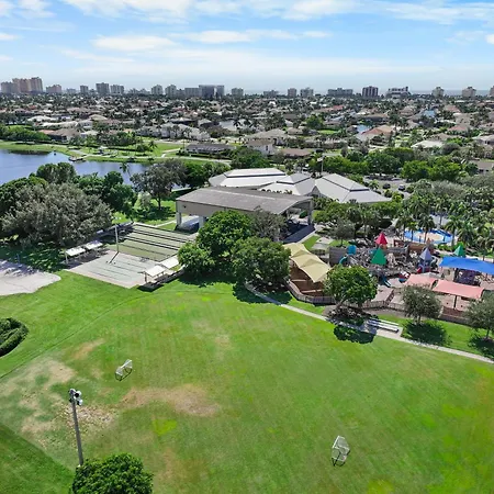 Magical Beachfront Condo With Pool And Ocean Views-2
